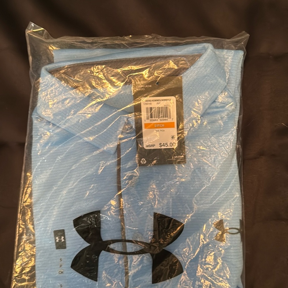 Men’s small blue under armour shirt
